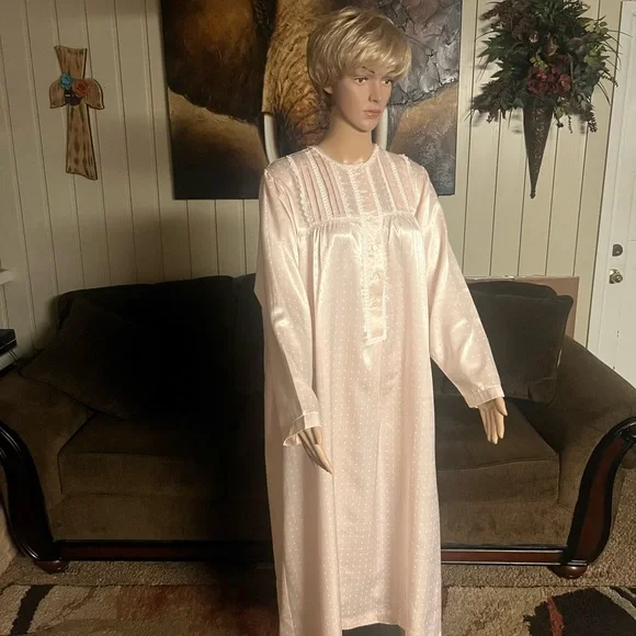 Vintage~ Christian Dior ~Size Large Pink Elegant Nightgown